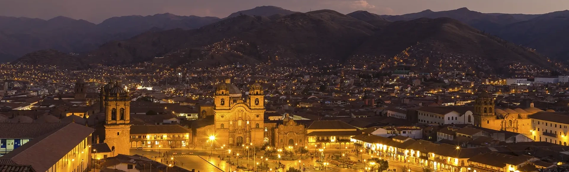 Cusco main square Cusco main square at night | TreXperience