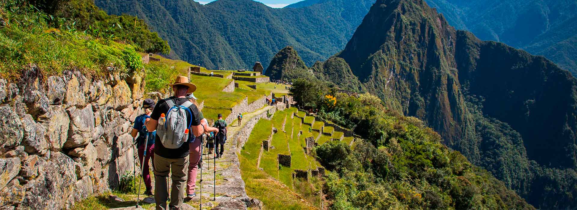 Hiking to Machu Picchu - Luxury Machu Picchu Tours Hiking to Machu Picchu - Luxury Machu Picchu Tours | TreXperience