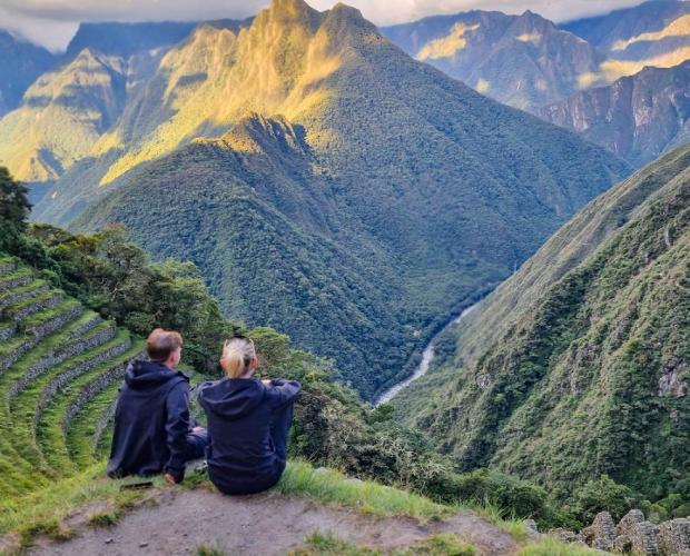 Short Inca Trail to Machu Picchu with Hotel & Vistadome Train Short Inca Trail to Machu Picchu with Hotel & Vistadome Train